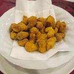 マサラカジュ（430円）軽いスナック感覚の食感です。カシューナッツにレンズ豆のころもをつけて揚げているそうです。