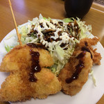 おふくろ亭 - フライ2品(玉ねぎとチキン)で100円 キャベツはフリー 