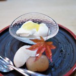 Mutou - 杏仁豆腐の栗ソース掛け　ピオーネ　梨
                      
