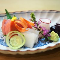 むとう - お造り　　鮪　鯛　白いか
                