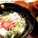 ガスト - ―2016.11.12―
まぐろと釜揚げシラスの二色丼朝定食