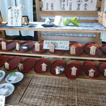 Omusubi Kororon - 店内にはおむすびがなしですが注文後出来立てを作ってくれます