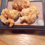 三平らーめん - 唐揚げご飯セットの唐揚げ