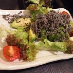 東京串揚げ 串道場 - 塩昆布とアボカドのサラダ