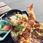 Uowaka - ミックス天丼1,300円
                        穴子2尾と海老の天ぷら