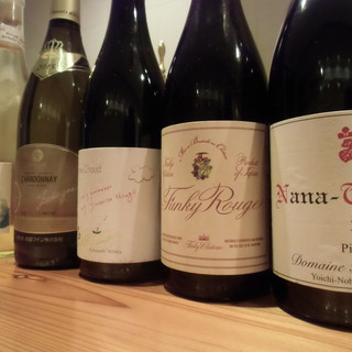 店主自らがセレクトした「国産ワイン」が充実