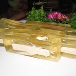 DaDong - 鴨のジュレでフォアグラを包み込んだテリーヌ仕立ての前菜