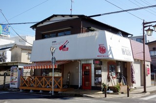 Yakisobabaruiijimaya - テラス席も稼働中！自家製麺行田焼きそばバル飯島屋