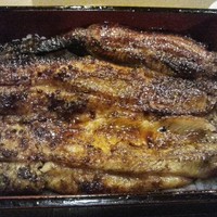 八べえ - 関西風にこんがり焼けた青うなぎです