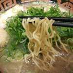 希望軒 - 細めの縮れ低加水麺