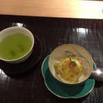 大三 - 緑茶とともに・・器は香蘭社ですねぇ。