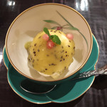 大三 - デザートは自家製キウイジャムのヨーグルトアイス