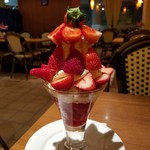 果実園 リーベル - とちおとめパフェ