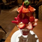 果実園 リーベル - とちおとめパフェ