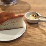 スガハラ - パン（フォカッチャ） + マスカルポーネ