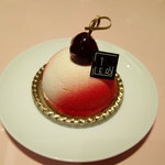 フォションパリルカフェ - チーズケーキチェリー648円
