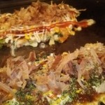 Okonomiyaki Teppanyaki Daruma - ほうれん草ベーコンチーズ天(ベーコン抜き)クリームチーズ入り