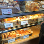 ミルクロール - 店内ショーケース