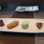 KOST - 小さなデザーと4種