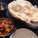 ミックスベジタブルカレー、ナン