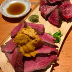 肉小屋 - 牛肉ローストウニトッピングと馬肉