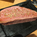 肉匠 迎賓館 - 極上厚切りミスジステーキ