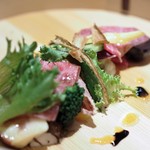 肉屋 雪月花 NAGOYA - 自家製飛騨牛生ハム サラダ仕立て