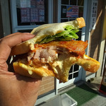 カリフォルニア - ちょっと喰い難いが鶏を堪能できるサンド（2016年11月12日）