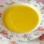 レストラン テルミニ - まずはたっぷりのかぼちゃのスープでお腹の調子を整えます。特有の少ザラ付と自然な甘み。