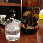 ラーメン神山 - H.28.11.5.昼 黒霧島ロック 380円税込