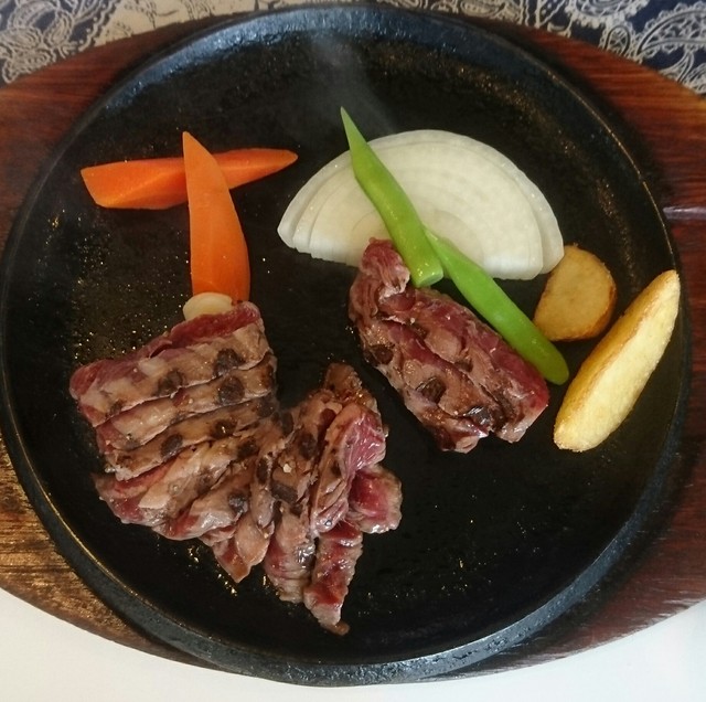 しき は な や