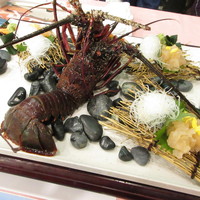 中納言 千日前味楽館 - 【かえで】伊勢海老の活造り