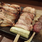 Sakagura Shimpuu - 串５本盛　手羽・正肉・砂肝