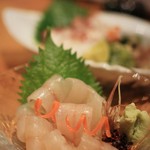 恒屋伝助 - 2016年11月　鱚のこぶ締めと、奥はタコの酢のもの