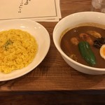スープカレー Ray - 焼きフランクフルトのカレー