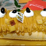 マリーヌ洋菓子店 - 安納芋のキャラメルロール。側面