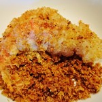 中国料理 青冥 - サクサクっとした食感の金沙粉は、良い香りがして、ぷりっぷりで肉厚の大海老は あまうま～♪(^o^)丿