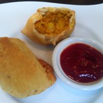 サハラ - サモサ。副菜にしてはボリュームたっぷり