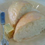 モカメロの家 - パスタランチのパン