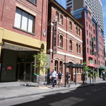 SHARK FIN INN - リトルバークst