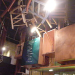 Brother Baba Budan - 店内奥までぎっちり椅子が