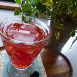 T2 - イチゴブレンドのハーブティー
      フルーティで美味しいのですよ^ ^、