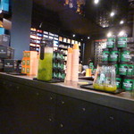 T2 - もちろ試飲okで種類豊富にお試しできます。
            スタッフが配ってまわる親切さ^ ^