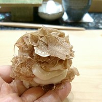 初音鮨 - 根室産の白子にアルバの白トリュフ