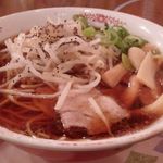 江戸蕎麦香名屋総本家 - 飽きない黒豚ラーメン