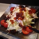 とり酢 鳥冠 - 蒸し鶏がのったサラダ