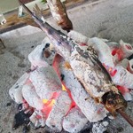 高森田楽保存会 - 少々焼くのに時間がかかった「山女魚」