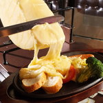 Buta Baru Bi-Wai-O-Katamari - 新登場☆ラクレットチーズで追いチーズ♪＋350円でベーコンや野菜、ポテトなどにトッピング♪