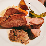 まるで牛肉？旨みの強い肩ロースの厚切りソテー 1750円