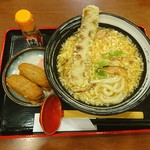 Kineya - 王さんの卵とじうどん定食♥
                      (*≧∀≦*)
                      天王洲アイルにも ありました♥